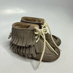 Monkey Feet gray triple layer fringe moccasins lace up size 18-24 months